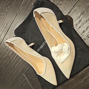 Barely worn Nicholas Kirkwood kitten Heel Pump 38